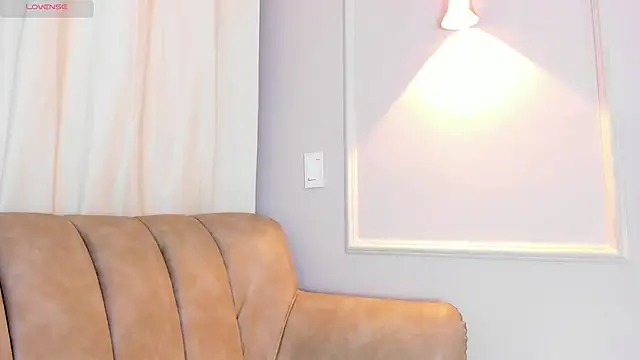 Lia walton online show from 12/26/24, 12:05