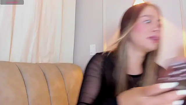 Lia walton online show from 01/08/25, 12:05