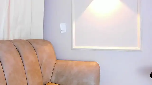 Lia walton online show from 03/18/25, 12:03