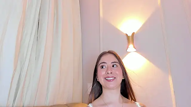 Lia walton online show from 11/05/25, 10:43