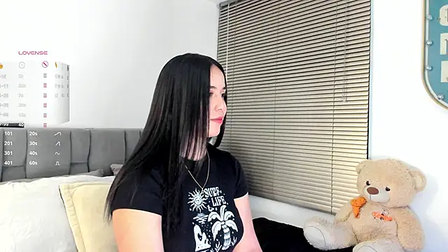 Gigi-bom online show from 10/21/25, 12:22