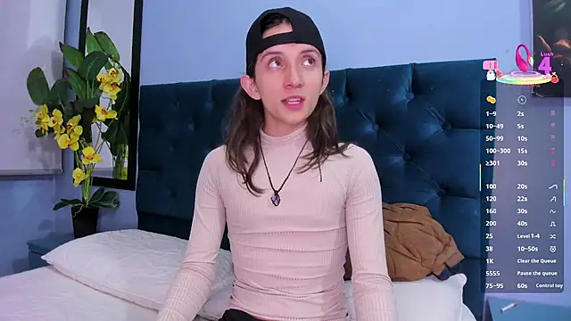 Feniix   online show from 10/10/25, 04:22