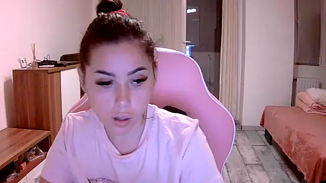 LovelyJulliette online show from 10/06/25, 05:32