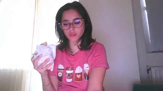 LovelyJulliette online show from 10/26/25, 02:23