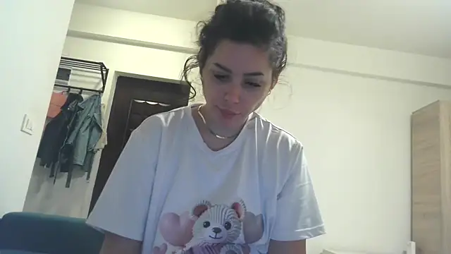 LovelyJulliette online show from 11/16/25, 04:45