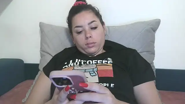 LovelyJulliette online show from 11/19/25, 03:45