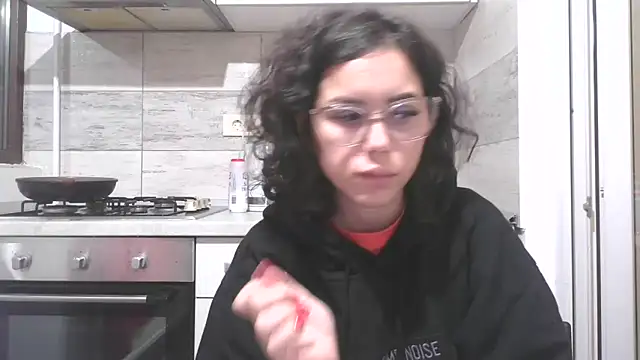 LovelyJulliette online show from 11/20/25, 04:18