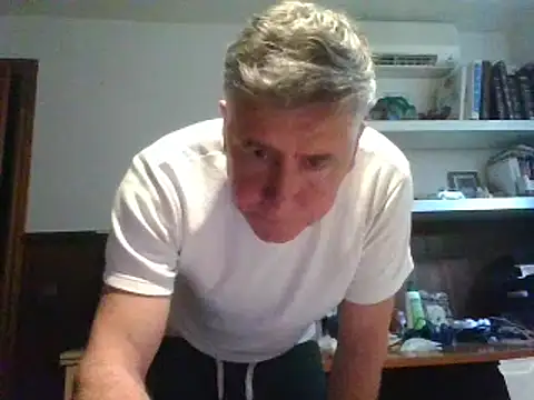 Snapshot of fransexdol chatting on 02/20/25, 09:33 fransexdol online show from 02/20/25, 09:33