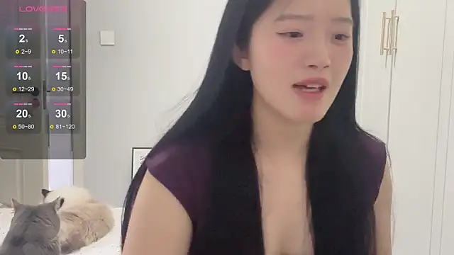 Snapshot of rose-u chatting on 10/28/25, 01:31 rose-u online show from 10/28/25, 01:31