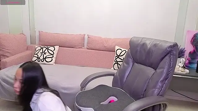 Snapshot of _MIURA_ chatting on 10/08/25, 01:03 MIURA online show from 10/08/25, 01:03