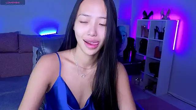 Snapshot of _MIURA_ chatting on 10/13/25, 11:38 MIURA online show from 10/13/25, 11:38