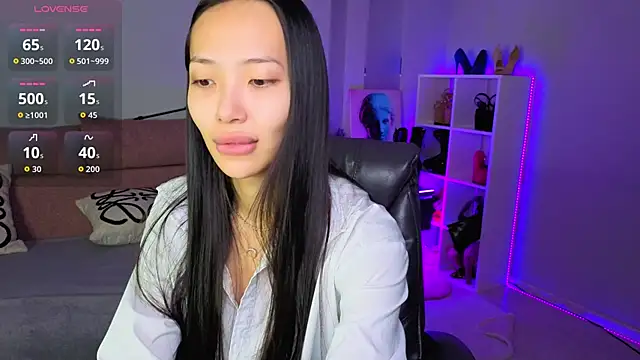 Snapshot of _MIURA_ chatting on 11/20/25, 01:06 MIURA online show from 11/20/25, 01:06