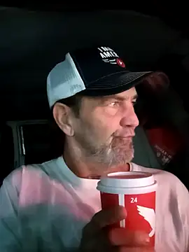 Snapshot of Hotbodyscottie chatting on 12/18/24, 10:30 Hotbodyscottie online show from 12/18/24, 10:30