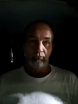 Snapshot of Hotbodyscottie chatting on 12/20/24, 10:38 Hotbodyscottie online show from 12/20/24, 10:38