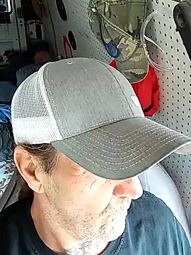 Snapshot of Hotbodyscottie chatting on 12/26/24, 09:04 Hotbodyscottie online show from 12/26/24, 09:04