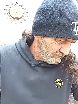 Snapshot of Hotbodyscottie chatting on 01/11/25, 03:42 Hotbodyscottie online show from 01/11/25, 03:42