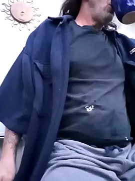 Snapshot of Hotbodyscottie chatting on 02/08/25, 12:06 Hotbodyscottie online show from 02/08/25, 12:06