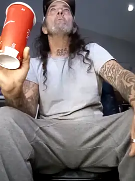 Snapshot of Hotbodyscottie chatting on 02/17/25, 11:23 Hotbodyscottie online show from 02/17/25, 11:23