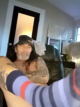 Snapshot of Hotbodyscottie chatting on 02/19/25, 10:09 Hotbodyscottie online show from 02/19/25, 10:09