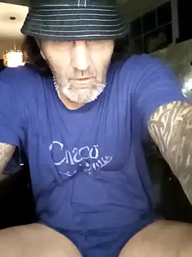 Snapshot of Hotbodyscottie chatting on 02/20/25, 09:44 Hotbodyscottie online show from 02/20/25, 09:44