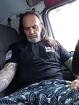 Snapshot of Hotbodyscottie chatting on 02/25/25, 10:50 Hotbodyscottie online show from 02/25/25, 10:50