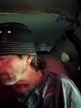 Snapshot of Hotbodyscottie chatting on 09/15/25, 07:41 Hotbodyscottie online show from 09/15/25, 07:41