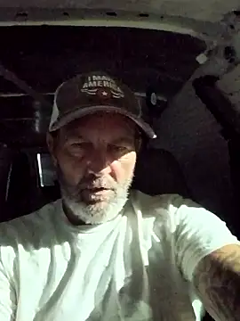 Snapshot of Hotbodyscottie chatting on 09/27/25, 09:36 Hotbodyscottie online show from 09/27/25, 09:36