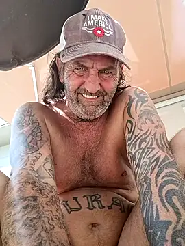 Snapshot of Hotbodyscottie chatting on 10/09/25, 07:01 Hotbodyscottie online show from 10/09/25, 07:01