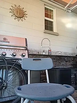 Snapshot of Hotbodyscottie chatting on 10/15/25, 01:33 Hotbodyscottie online show from 10/15/25, 01:33