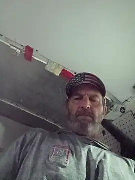 Snapshot of Hotbodyscottie chatting on 10/16/25, 08:26 Hotbodyscottie online show from 10/16/25, 08:26