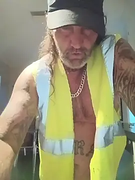 Snapshot of Hotbodyscottie chatting on 10/28/25, 12:52 Hotbodyscottie online show from 10/28/25, 12:52