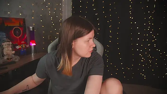 Snapshot of cuteamberlyyy chatting on 10/19/25, 03:29 cuteamberlyyy online show from 10/19/25, 03:29