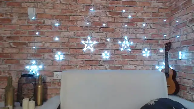 Snapshot of Amelia_Kiss_ chatting on 12/24/24, 03:49 Amelia Kiss online show from 12/24/24, 03:49