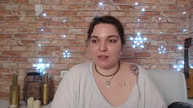 Snapshot of Amelia_Kiss_ chatting on 12/27/24, 04:47 Amelia Kiss online show from 12/27/24, 04:47