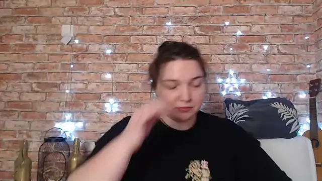 Snapshot of Amelia_Kiss_ chatting on 12/28/24, 12:57 Amelia Kiss online show from 12/28/24, 12:57
