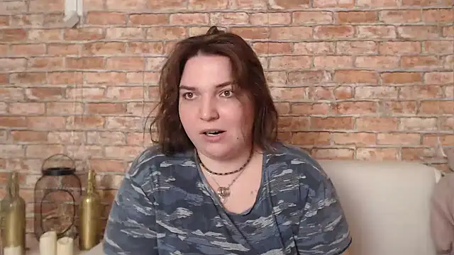 Snapshot of Amelia_Kiss_ chatting on 01/04/25, 03:50 Amelia Kiss online show from 01/04/25, 03:50