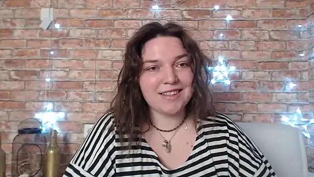 Snapshot of Amelia_Kiss_ chatting on 01/20/25, 12:57 Amelia Kiss online show from 01/20/25, 12:57