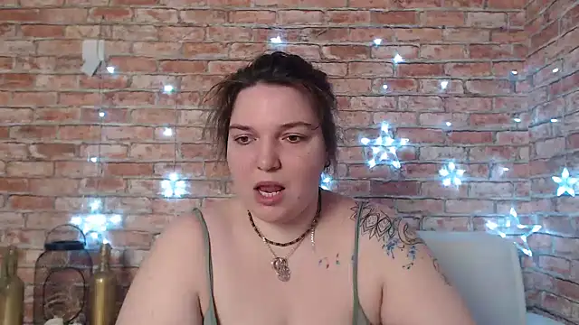 Snapshot of Amelia_Kiss_ chatting on 01/22/25, 12:48 Amelia Kiss online show from 01/22/25, 12:48