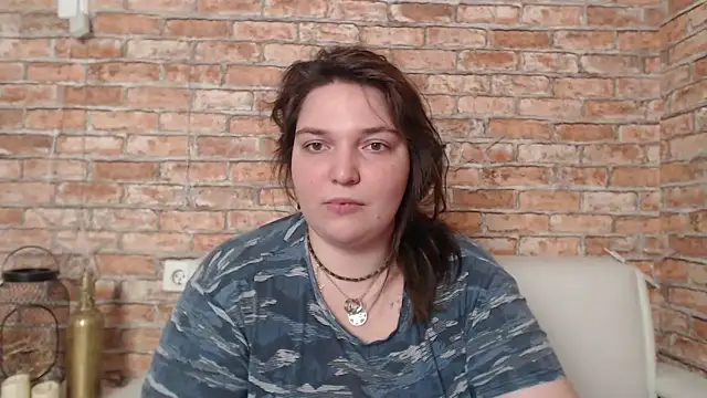 Snapshot of Amelia_Kiss_ chatting on 01/24/25, 06:57 Amelia Kiss online show from 01/24/25, 06:57