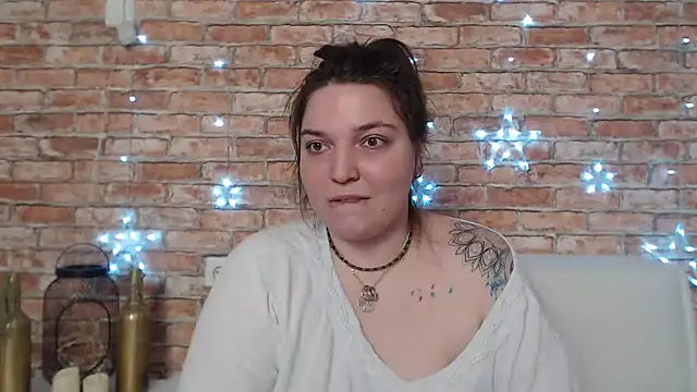 Snapshot of Amelia_Kiss_ chatting on 02/05/25, 03:45 Amelia Kiss online show from 02/05/25, 03:45
