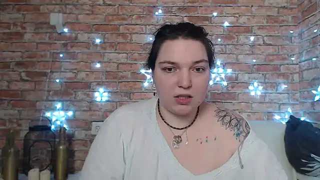 Snapshot of Amelia_Kiss_ chatting on 02/07/25, 12:42 Amelia Kiss online show from 02/07/25, 12:42