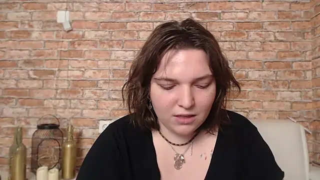 Snapshot of Amelia_Kiss_ chatting on 02/13/25, 03:50 Amelia Kiss online show from 02/13/25, 03:50