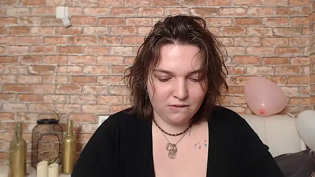 Snapshot of Amelia_Kiss_ chatting on 02/13/25, 06:52 Amelia Kiss online show from 02/13/25, 06:52