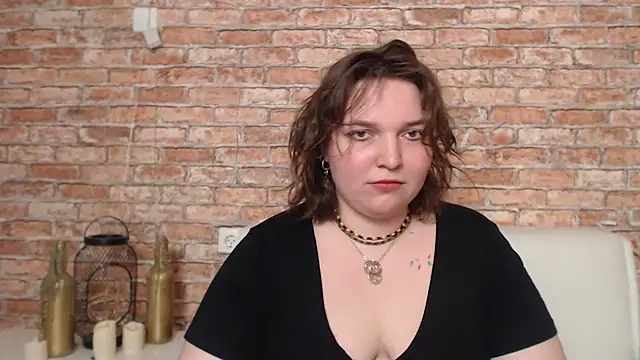 Snapshot of Amelia_Kiss_ chatting on 02/18/25, 06:59 Amelia Kiss online show from 02/18/25, 06:59