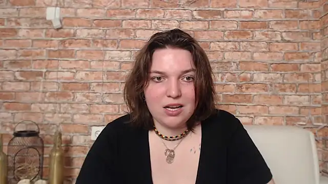 Snapshot of Amelia_Kiss_ chatting on 02/19/25, 03:50 Amelia Kiss online show from 02/19/25, 03:50