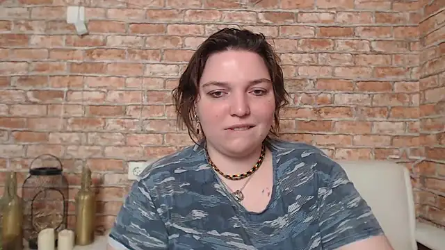Snapshot of Amelia_Kiss_ chatting on 02/21/25, 03:45 Amelia Kiss online show from 02/21/25, 03:45