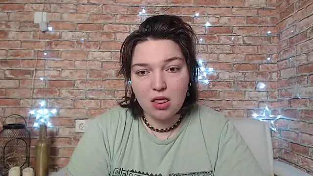 Snapshot of Amelia_Kiss_ chatting on 02/28/25, 12:43 Amelia Kiss online show from 02/28/25, 12:43