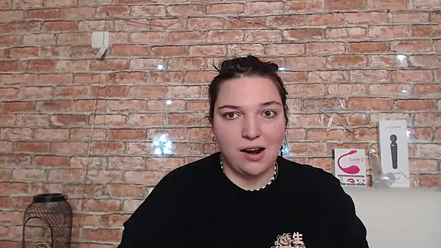 Snapshot of Amelia_Kiss_ chatting on 09/19/25, 12:34 Amelia Kiss online show from 09/19/25, 12:34