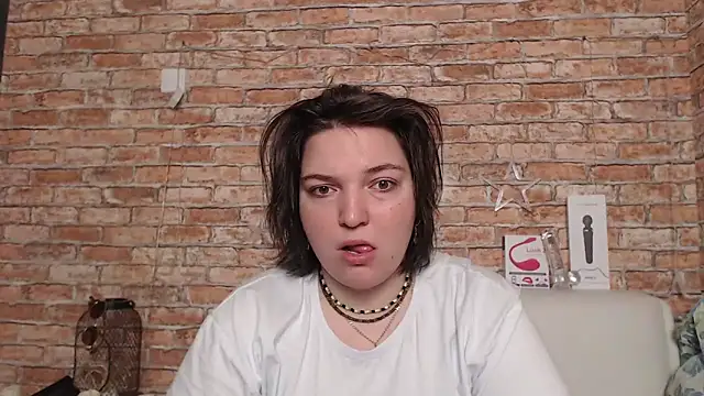 Snapshot of Amelia_Kiss_ chatting on 09/20/25, 12:33 Amelia Kiss online show from 09/20/25, 12:33