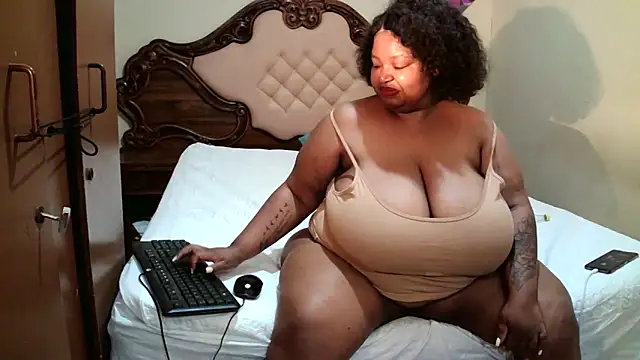 HOTBIGMELONSxx online show from 10/16/25, 06:53